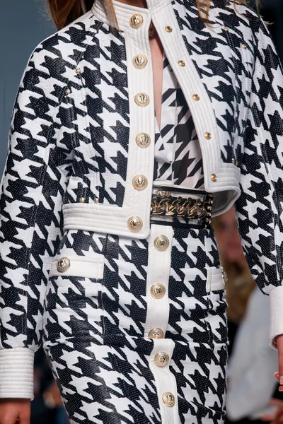 Look 17
